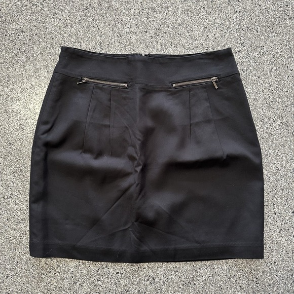 LOFT Dresses & Skirts - Ann Taylor Loft Skirt Womens 4 Solid Black Mini Zipper 18" Length